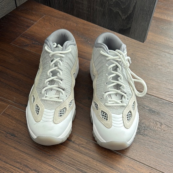 Jordan Men’s Size 8.5 Air 11 Retro Low Sneakers just few marks on right foot.